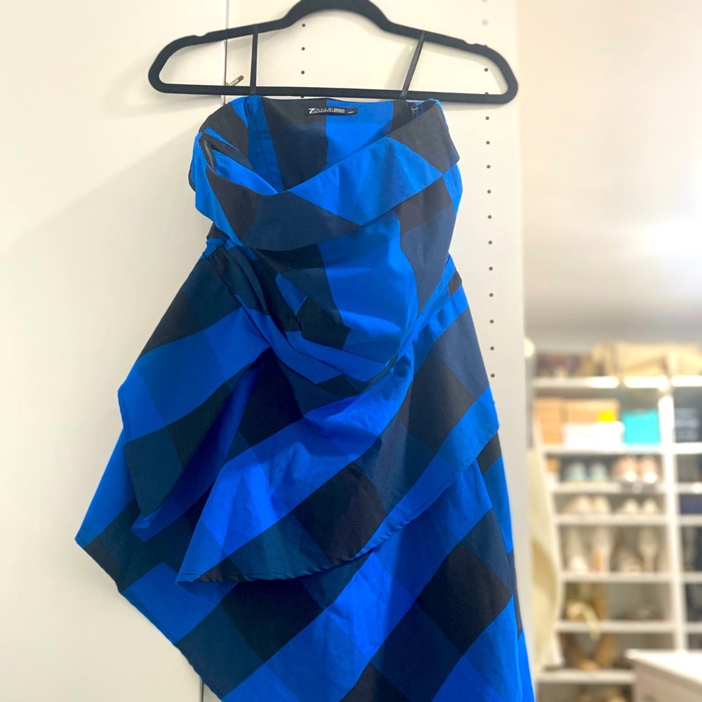 Strapless asymmetrical top